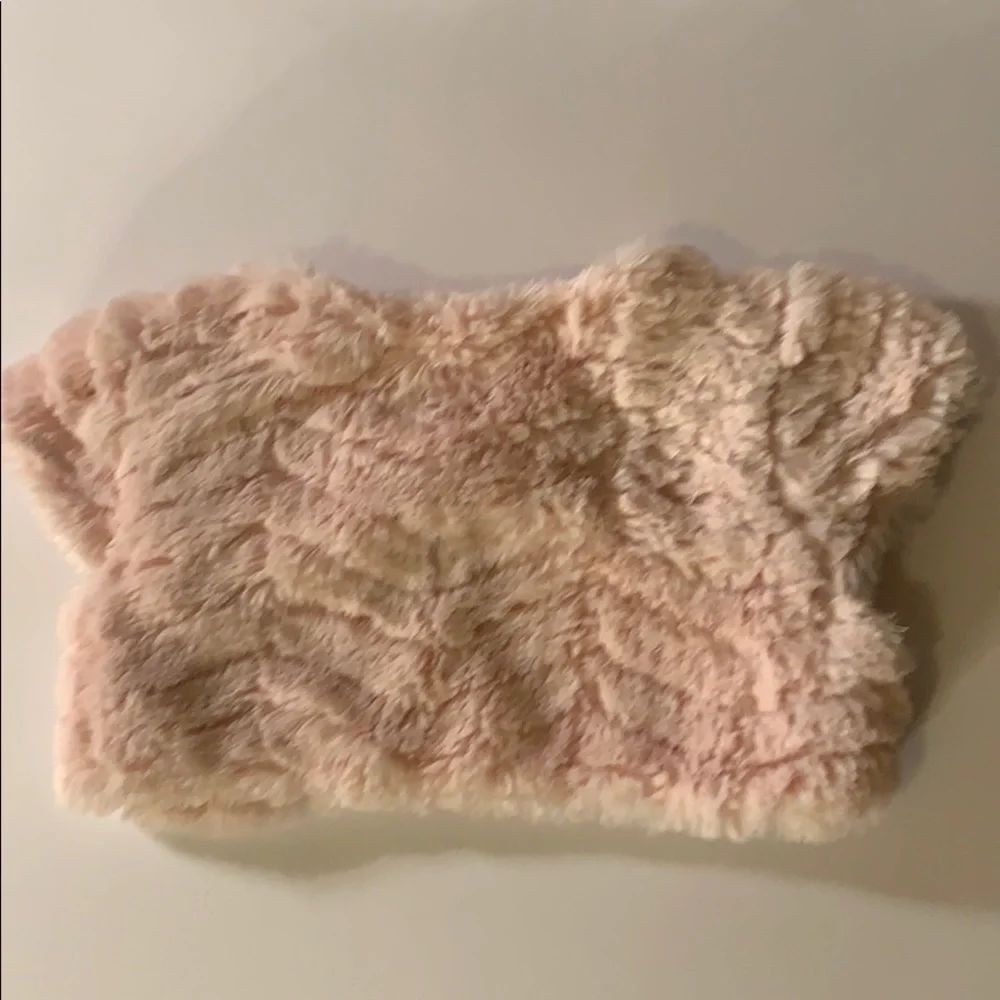 Pink faux fur Mia & Mimi stole. - Picture 2 of 6
